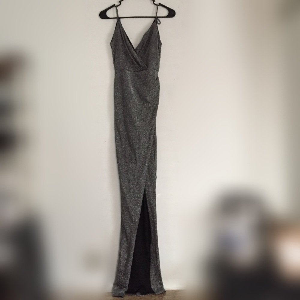 Stunning Slit Dress✨